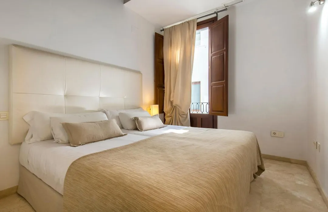 Tuguest Elvira Suites-1